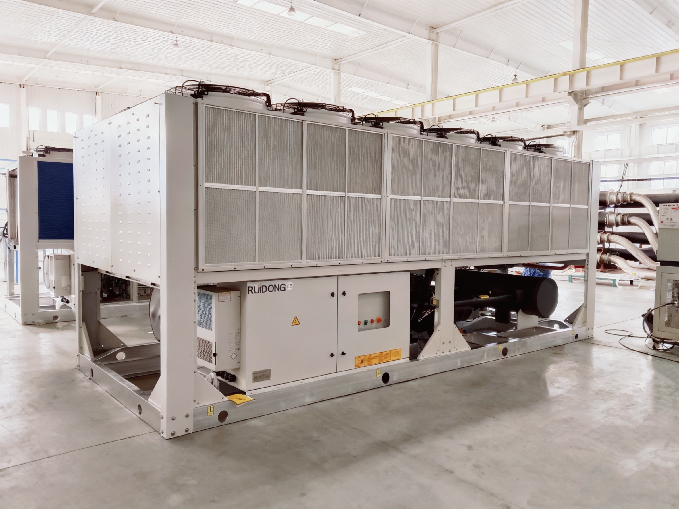 Chiller de parafuso refrigerado a ar de última geração Ruidong: capacitando a atualização do projeto saudita de dessalinização de água do mar e apoio a águas residuais